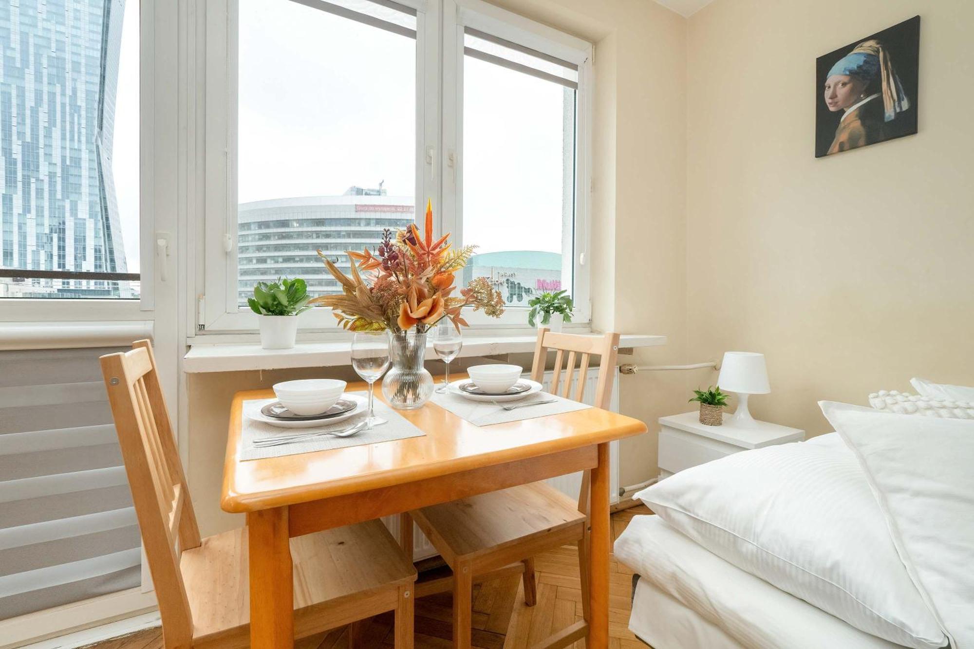 Przytulne W Centrum Warszawy Z Widokiem Na Miasto, Wanna I Balkonem By Rent Like